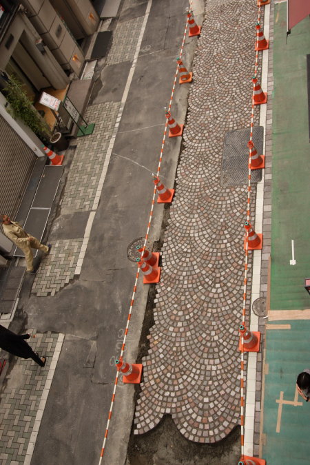 銀座　あづま通り　道路工事_b0133053_1435529.jpg