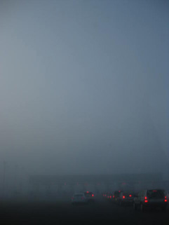 霧の国境で。_f0056476_8515295.jpg