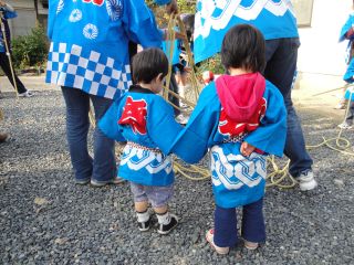 亥の子まつりでマコちゃん、大はしゃぎ!_e0166301_0333414.jpg