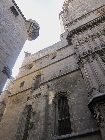 カテドラルに掛けた橋   El puente del palacio real a Catedral _b0064411_7173219.jpg