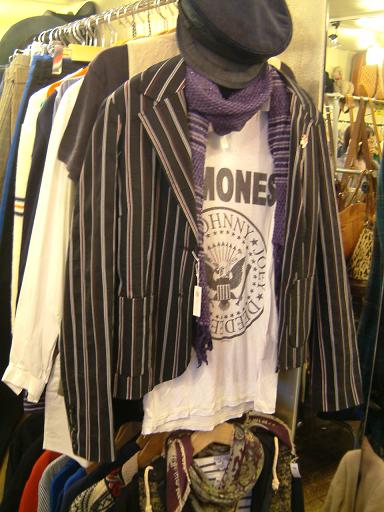 CARBOOTS フランス買い付け冬物新商品大量投入! その4 ケープ、コート、メンズ服など_f0144612_16394317.jpg