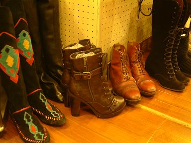 CARBOOTS フランス買い付け冬物新商品大量投入! その2 くつ、ブーツ、バッグなど_f0144612_1656625.jpg