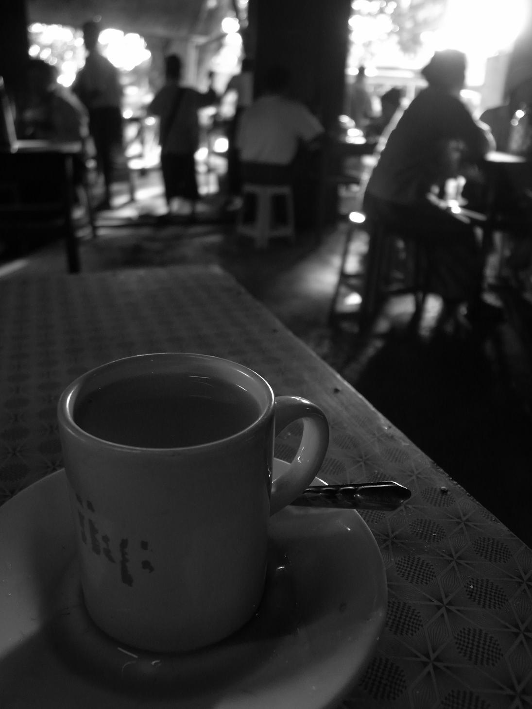 カフェで ミャンマー ミッチーナー 旅 ときどき猫 カフェで ミャンマー ミッチーナー 旅 ときどき猫