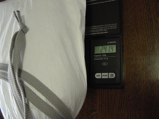 Tyvek Poncho Tarp // 重量など_f0113727_14555773.jpg