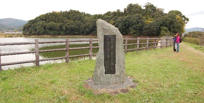 桜井市(纒向遺跡～箸墓～恵比寿神社探訪（09-11-14）③箸墓古墳・・・_a0016431_17264092.jpg