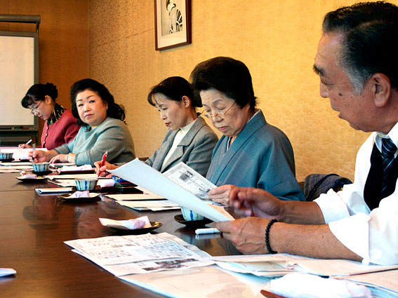 女将会の11月会議_b0145257_1843585.jpg