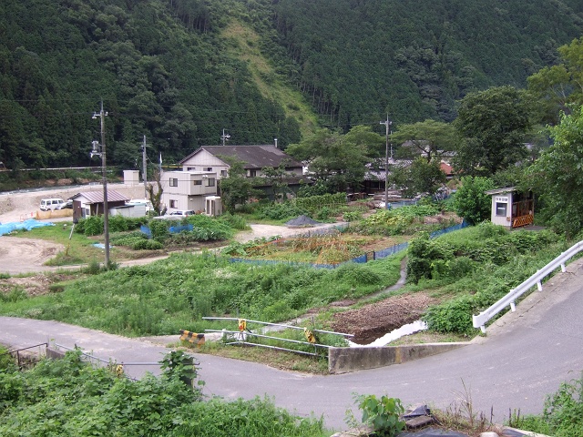 JR可部線　旧・今井田駅　その2　ホーム・線路跡と今井田駅前_f0029441_1919459.jpg