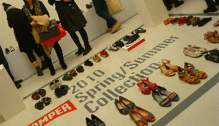 CAMPER/2010/spring-summer/展示会@代官山_f0164187_8433250.jpg
