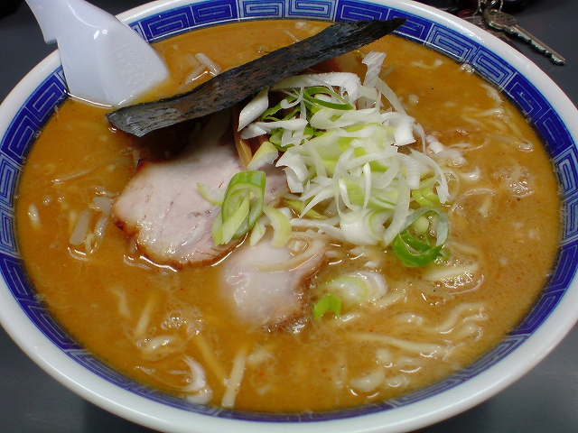 味噌ラーメン　　　中華そばマル真_b0144987_049994.jpg