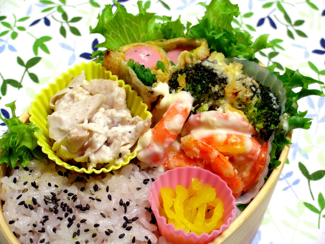 海老グラタンのお弁当_b0171098_7502822.jpg