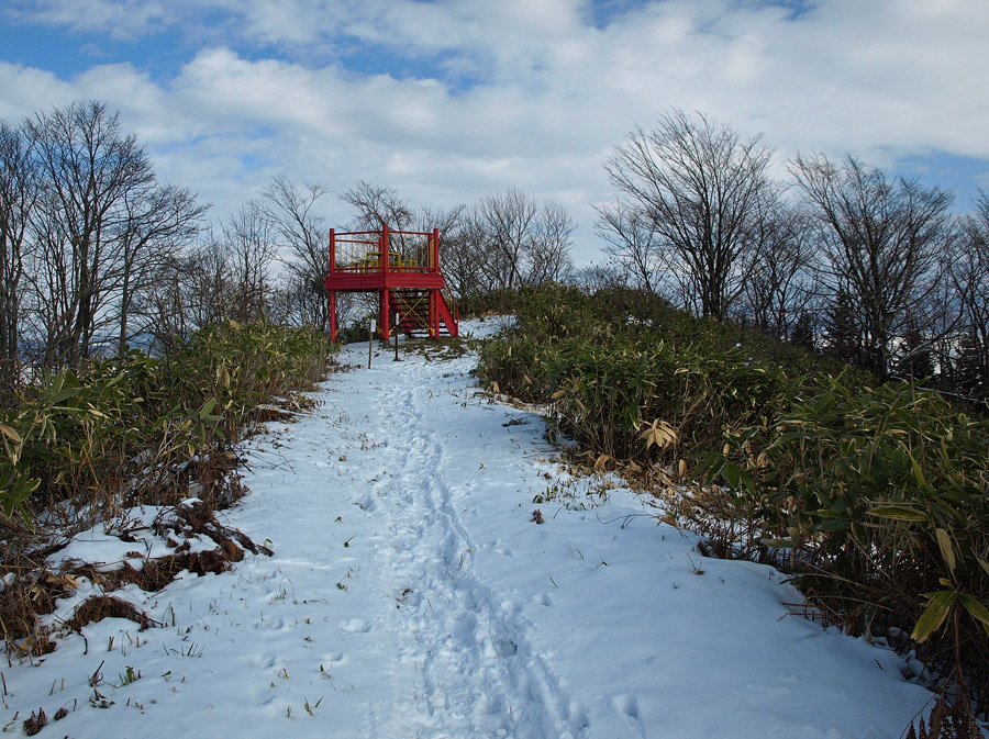 初冬の馬追丘陵 その１　長官山の子午線標　　2009.11.22_f0200402_2252974.jpg