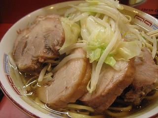 物凄いラーメン　ラーメン二郎！！_f0117892_2214399.jpg