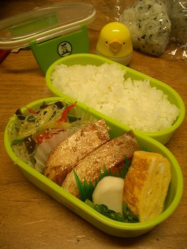 ぶり照り弁当_e0013727_6361712.jpg