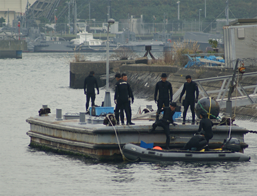 本日の『YOKOSUKA軍港めぐり』（とても駆け足速報1です）_e0150566_213073.jpg