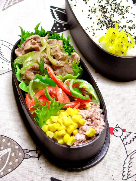 レンジ豚肉の生姜焼き弁当_b0171098_8181382.jpg