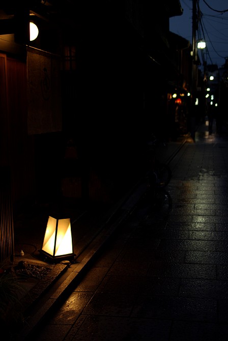2009-11-24　祇園の灯り_c0136330_041277.jpg