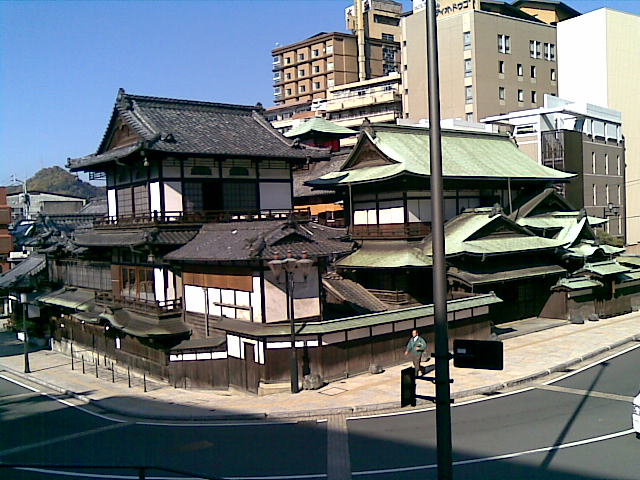 道後温泉本館_e0145437_1258557.jpg