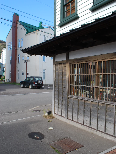 函館末広町の和雑貨いろは(函館擬洋館コレクション、その20)_f0142606_22273762.jpg