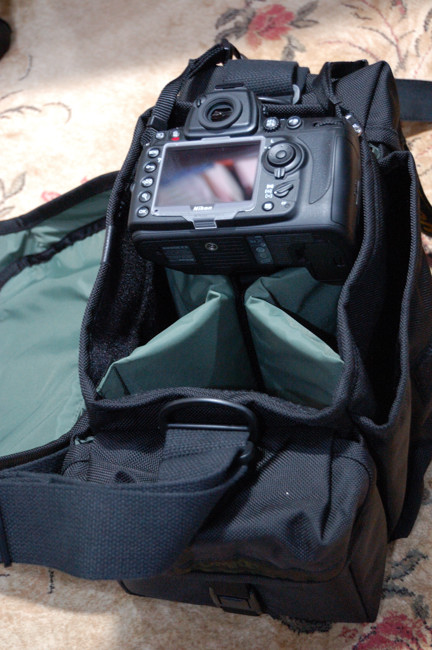 SIGMA 24-70mm F2.8 EX DG MACRO と DOMKE J-3 : やぁやぁ。 SIGMA 24-70mm F2.8 EX DG MACRO と DOMKE J-3 : やぁやぁ。