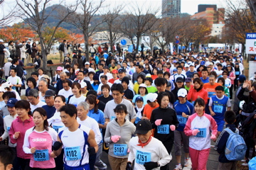 ますます人気の「門司港レトロマラソン」。_c0063423_1915568.jpg