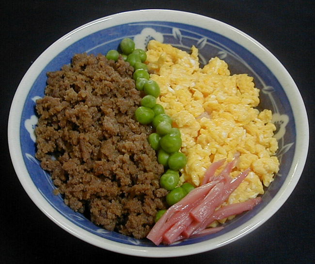 三色そぼろ丼_e0126576_90229.jpg