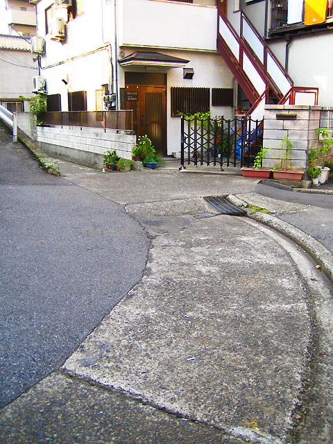 文京区本郷・菊坂の暗渠と井戸（東大下水菊坂支流）_c0163001_23271560.jpg