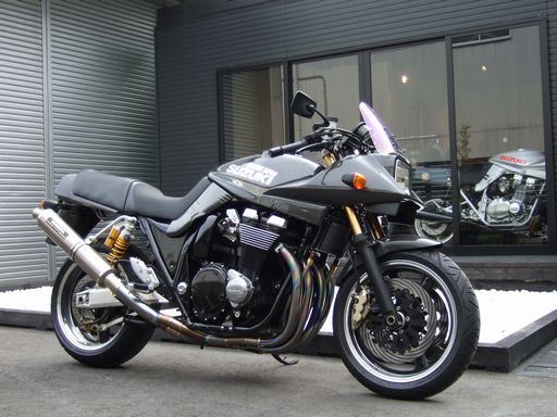 横浜に住む贅沢 ・・・ UNICORN GSX1400S KATANA に乗る_f0004270_2333555.jpg