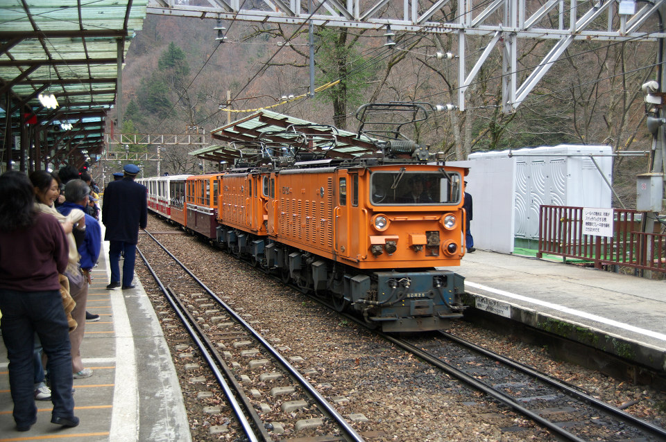 黒部峡谷鉄道_e0162105_22563133.jpg