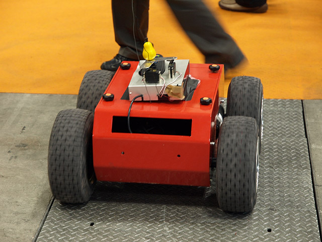 2009 国際ロボット展 その3 ： 働くロボット_b0006870_70375.jpg