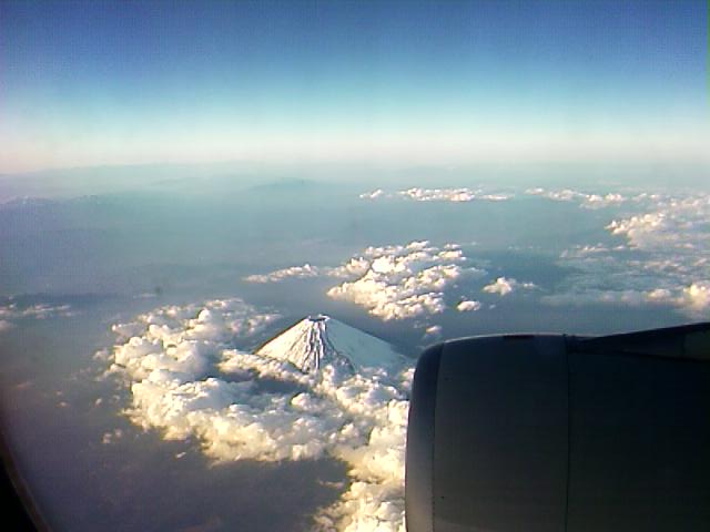 空からの富士山_f0133770_2316123.jpg