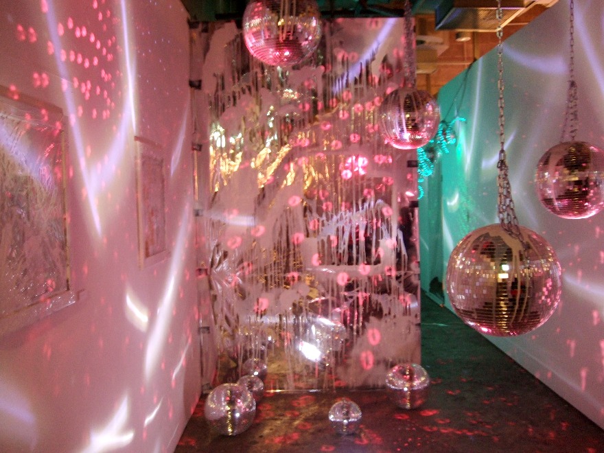 1103)　ＣＡＩ02　「川上大雅・展　“mirroom\"」　終了・11月7日（土）～11月21日（土）_f0126829_1033271.jpg