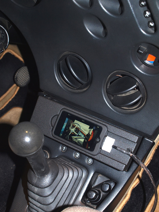 カーオーディオ iPod touch ホルダー作成!_d0141173_724823.jpg