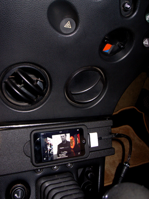 カーオーディオ iPod touch ホルダー作成!_d0141173_73274.jpg