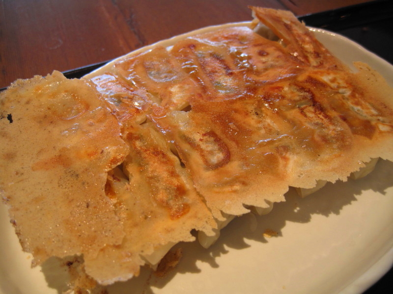 ひとくち餃子と麻婆豆腐のセット【茅ヶ崎　西安餃子（シーアンギョウザ）】_b0153224_227344.jpg