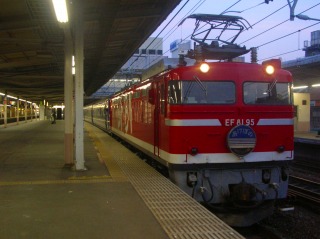 大宮駅停車中、寝台特急あけぼの号上野行き(2007年2月9日)_c0222209_11395992.jpg