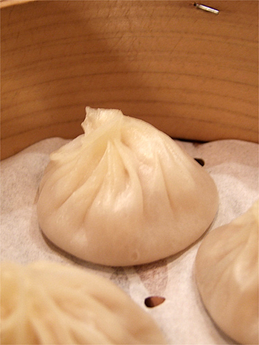 「恵比寿 MASA\'S KITCHEN47のサンラー麺&小龍包」_a0000029_23415466.jpg