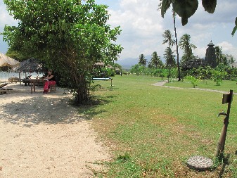 不思議ちゃんの国へ～Tugu Lombok（お庭＆ビーチ編）_e0142189_2271489.jpg