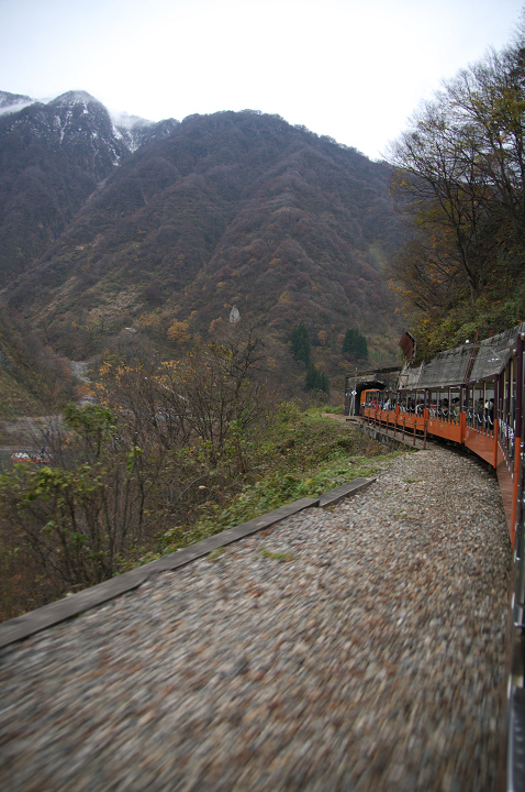 黒部峡谷鉄道_e0162105_1731596.jpg