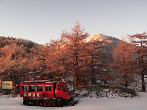 今日から雪上車_e0120896_947326.jpg