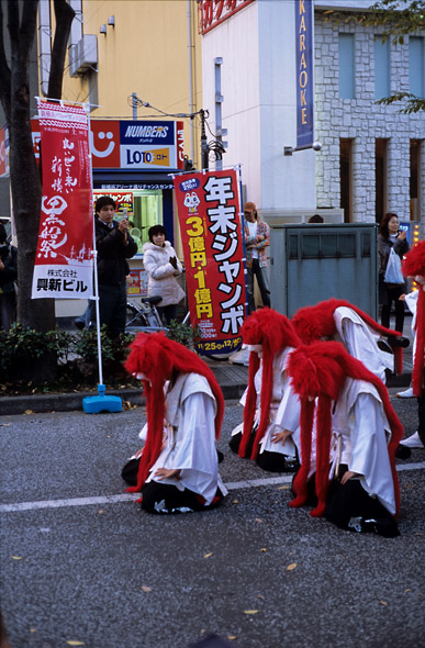 新横浜でよさこい踊り_e0109735_2239240.jpg