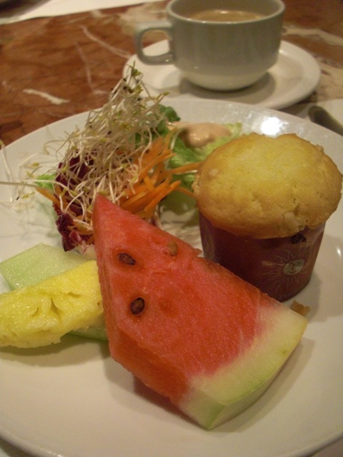 朝のぶいしっくす_c0135971_1746323.jpg