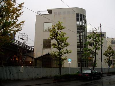 さよなら交通博物館 建物の解体状況(2)_f0030574_2223267.jpg