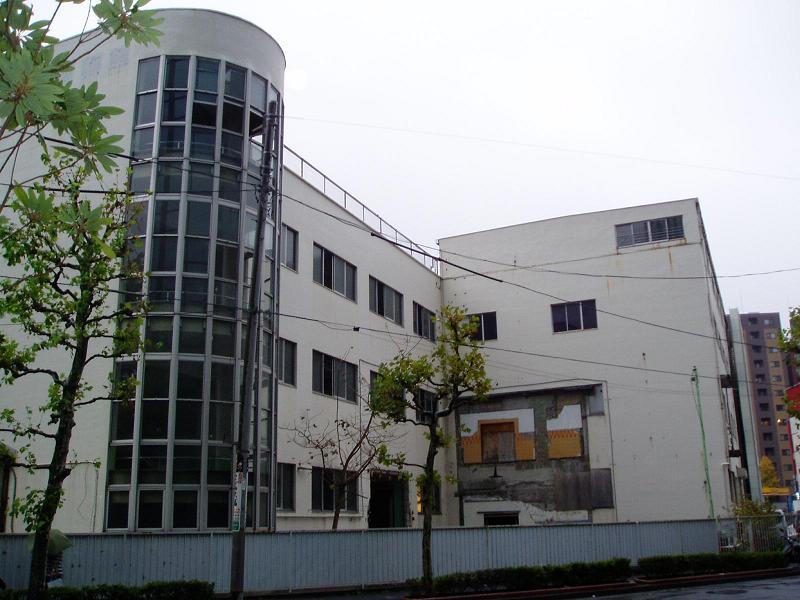 さよなら交通博物館 建物の解体状況(2)_f0030574_022369.jpg