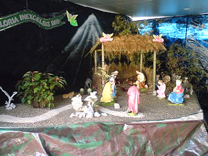 神戸はルミナリエが煌めく！そして今年もカトリックたかとり教会にはイエスの誕生を待つ馬小屋が出現#398_e0068533_19182078.jpg