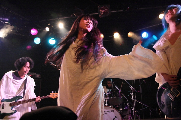 c0112392_03381.jpg