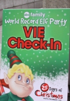 世界最大のエルフ・パーティ！ World Record Elf Party in NYC_b0007805_2285441.jpg