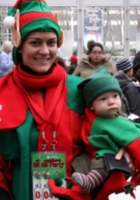 世界最大のエルフ・パーティ！ World Record Elf Party in NYC_b0007805_2293423.jpg