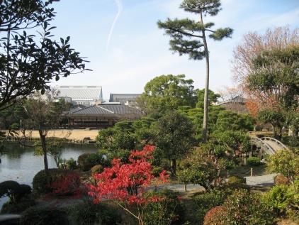 京都・渉成園で今年の紅葉見納め_c0073649_11113146.jpg