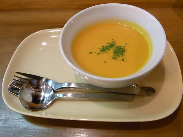 久々の再訪。優しい美味しさに幸せ一杯腹一杯のオムライスだおーっ! 北千住 きっちんはうす(閉店)_b0098884_22141273.jpg