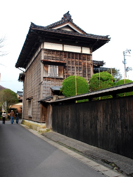 村上市 黒塀通り_c0177814_13355460.jpg